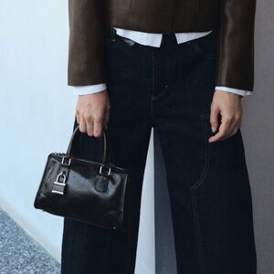 Mini leather purse with lock